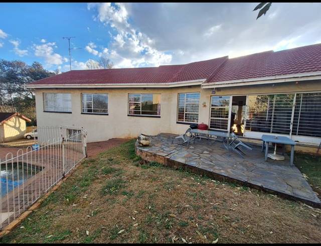 4 BEDROOM HOUSE FOR SALE IN KIBLER PARK